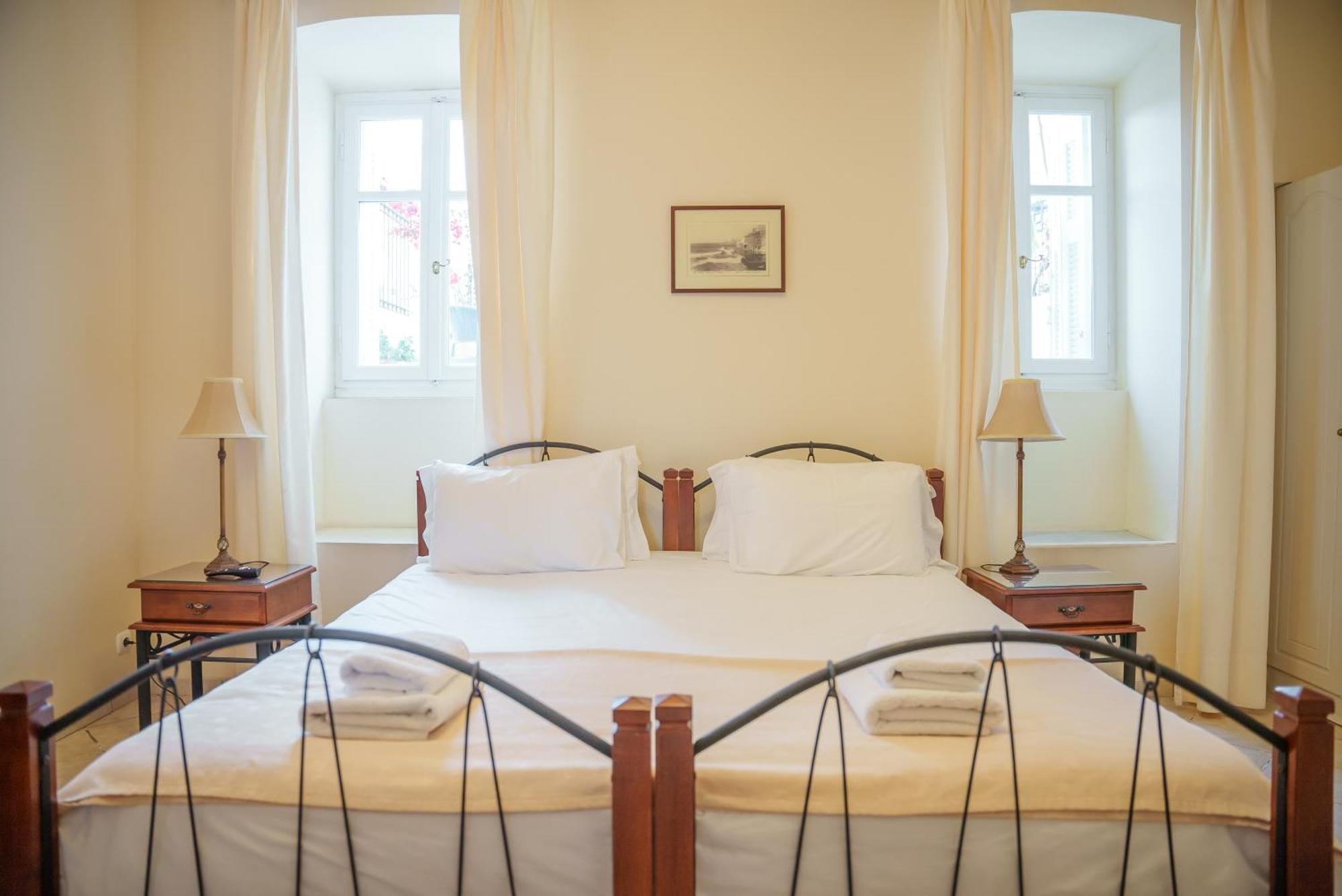 Archontiko Eleni Hotel Andros Town Ruang foto