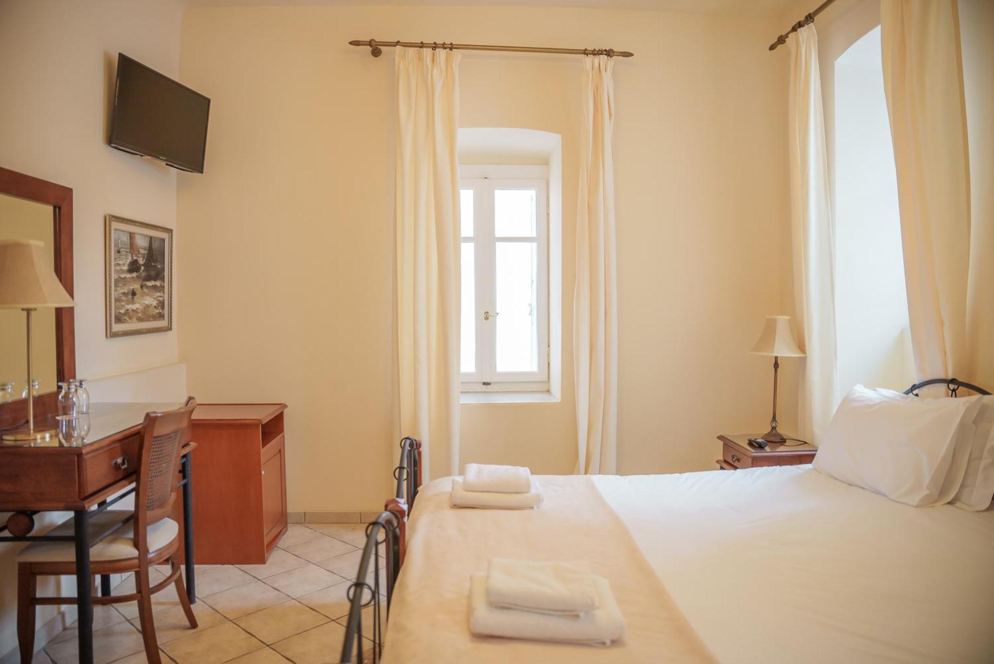 Archontiko Eleni Hotel Andros Town Ruang foto