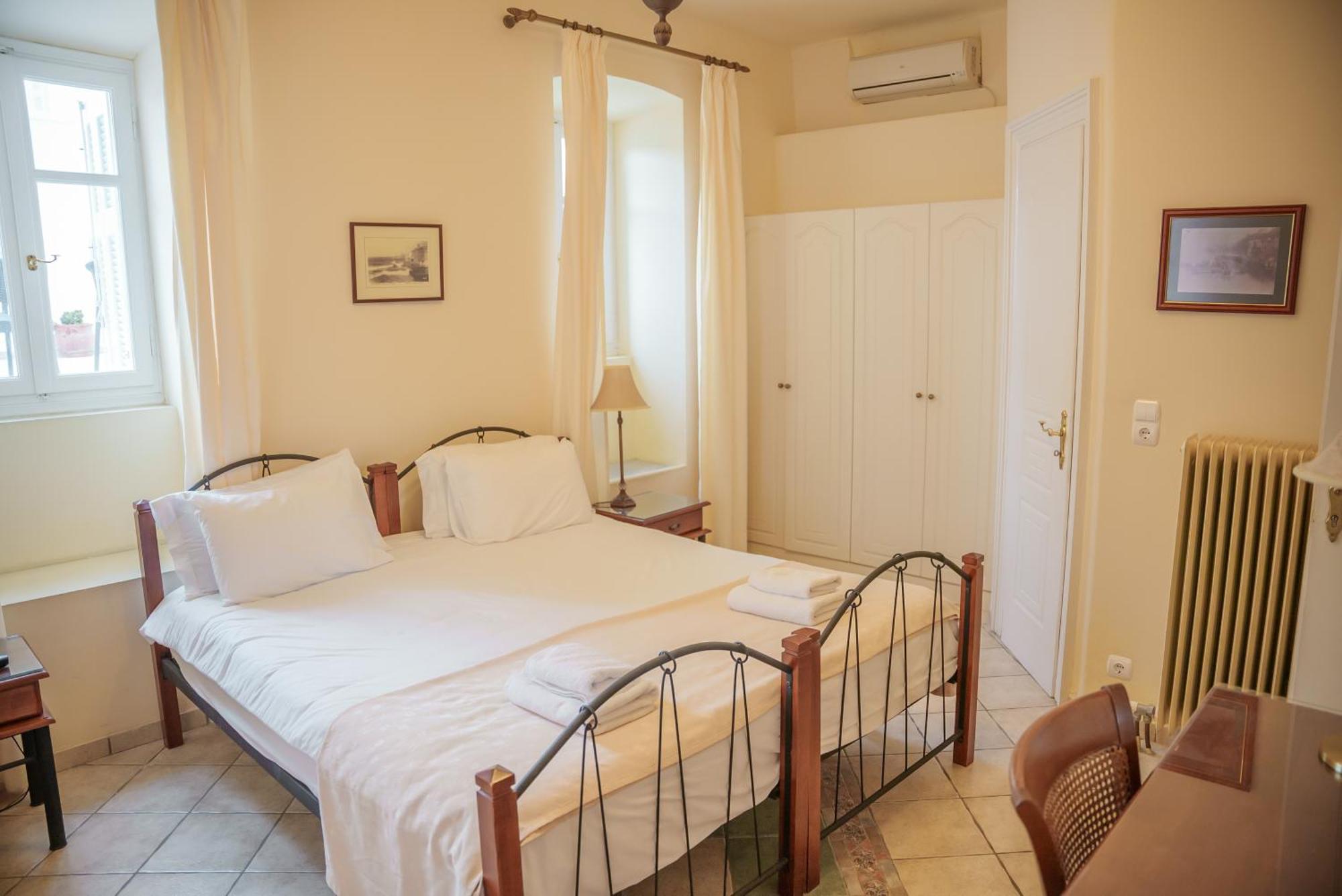 Archontiko Eleni Hotel Andros Town Bagian luar foto